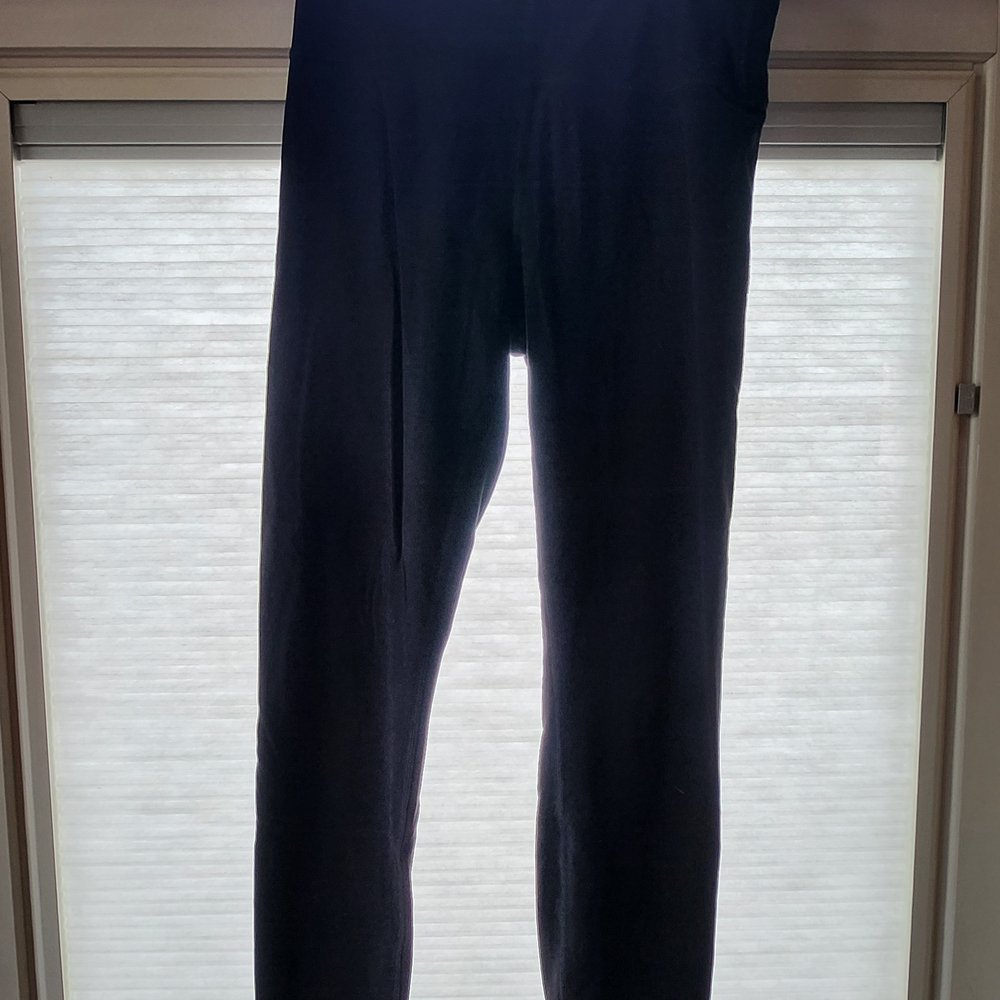 Vuori Black Leggings Size Medium - Picture 2 of 4